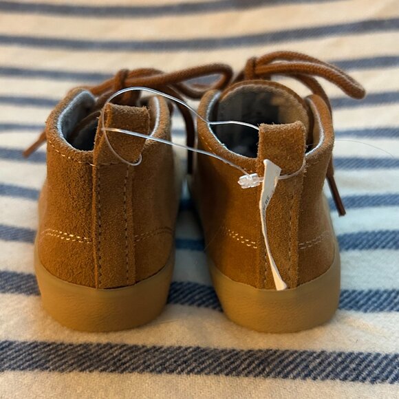 BABY GAP Boy's Toddler Size 5 Tan Suede Chukka Boots - Picture 5 of 13